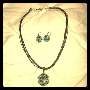 Necklace & earrings set
